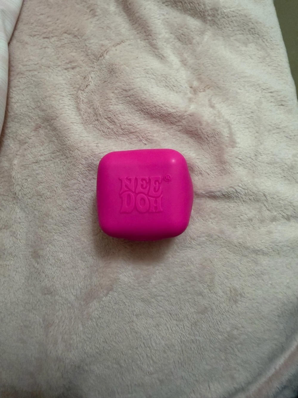 Rare NEEDOH Color Change Cube. Authentic. Perfect condition
